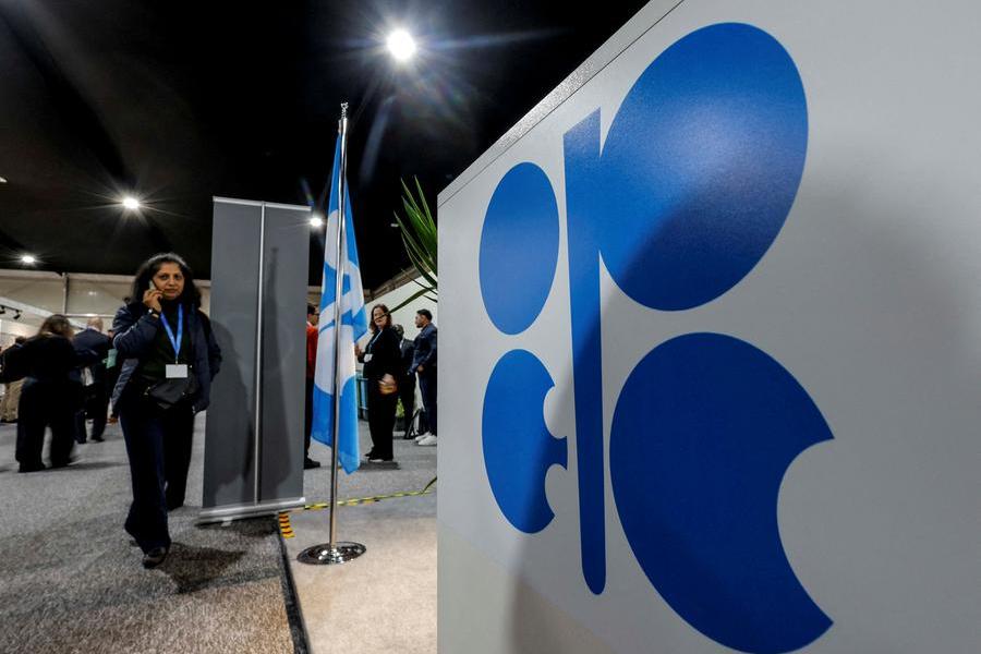 Sources say OPEC+ is leaning toward restarting increased oil production from April.