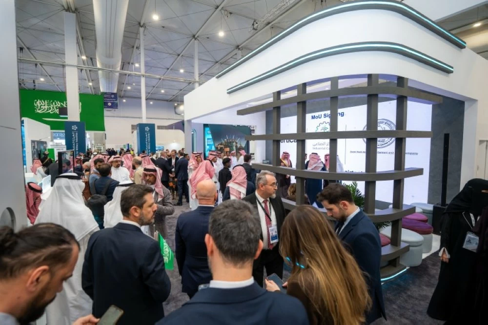 1,028 government agencies approve premium residencies for top talent