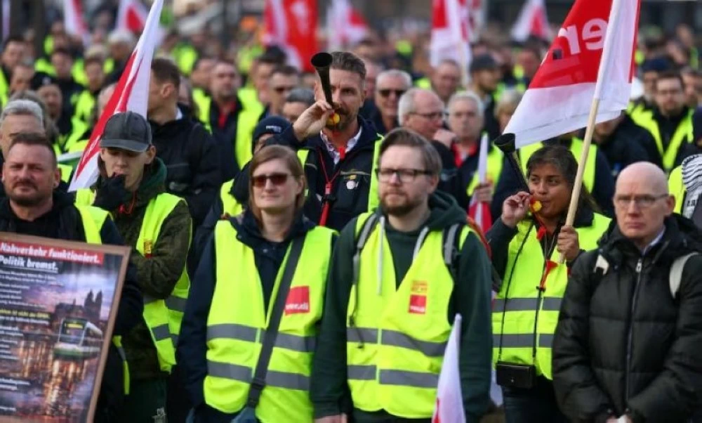 48-hour strike begins, stopping buses, trains and subways across Germany