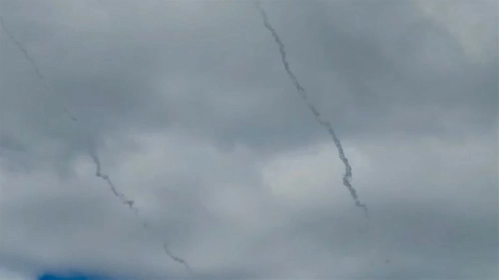 Gulf countries close airspace, intercept Iranian missiles