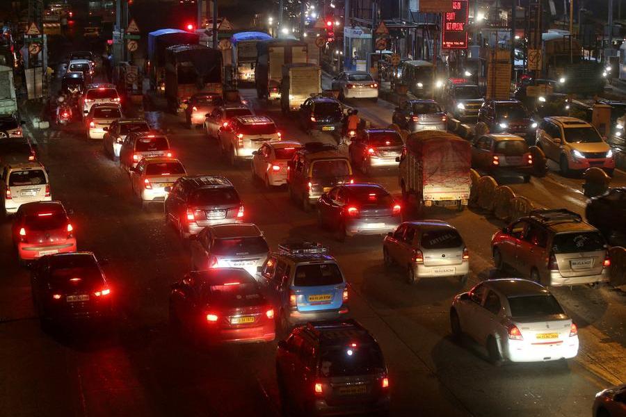 India withdraws concessions for small cars under new fuel emissions regulations
